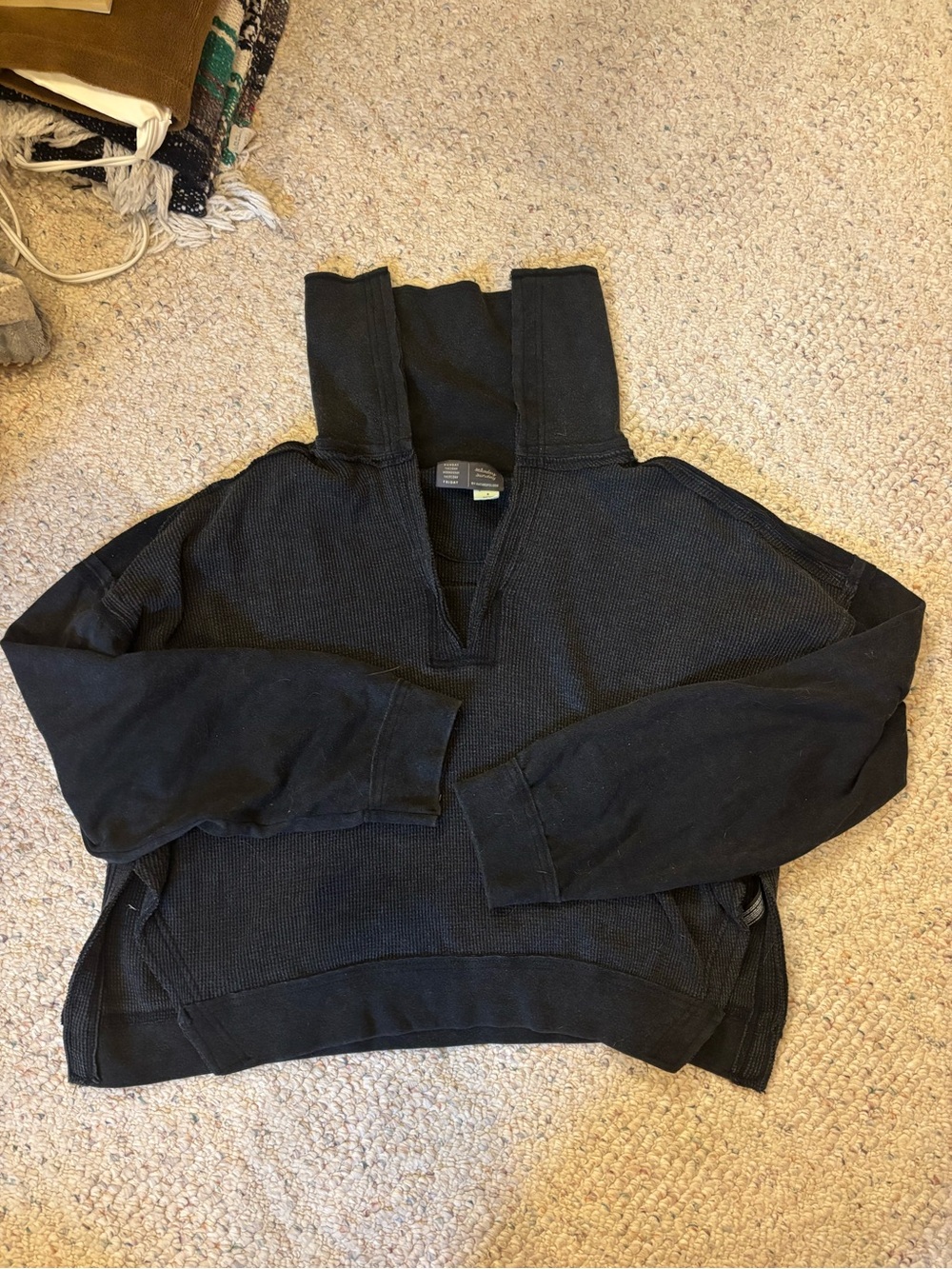 Anthropologie women’s Black V-Neck Pullover Sweatshirt